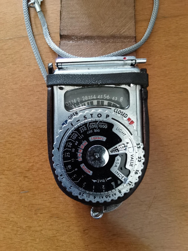 Photoelectric exposure meter Sekonic model L-VI