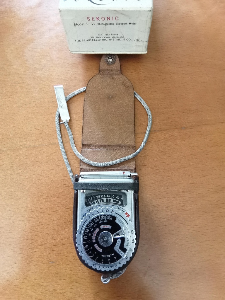 Photoelectric exposure meter Sekonic model L-VI